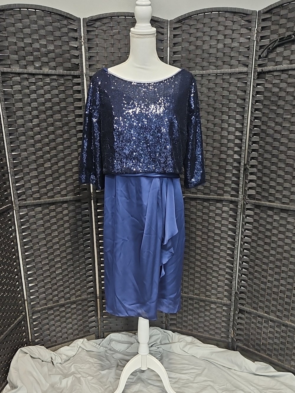 Sz 12/14 bright navy silky cocktail dress w/ 3/4 sleeve sequin topper by Jasmine